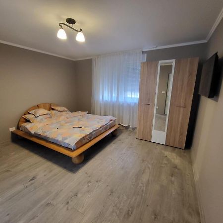 Casa Berzelor Villa Sînmartin Eksteriør billede