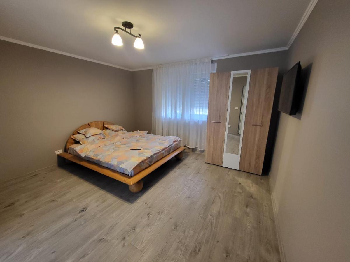Casa Berzelor Villa Sînmartin Eksteriør billede